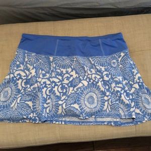 LuLulemon size 8 blue skirt